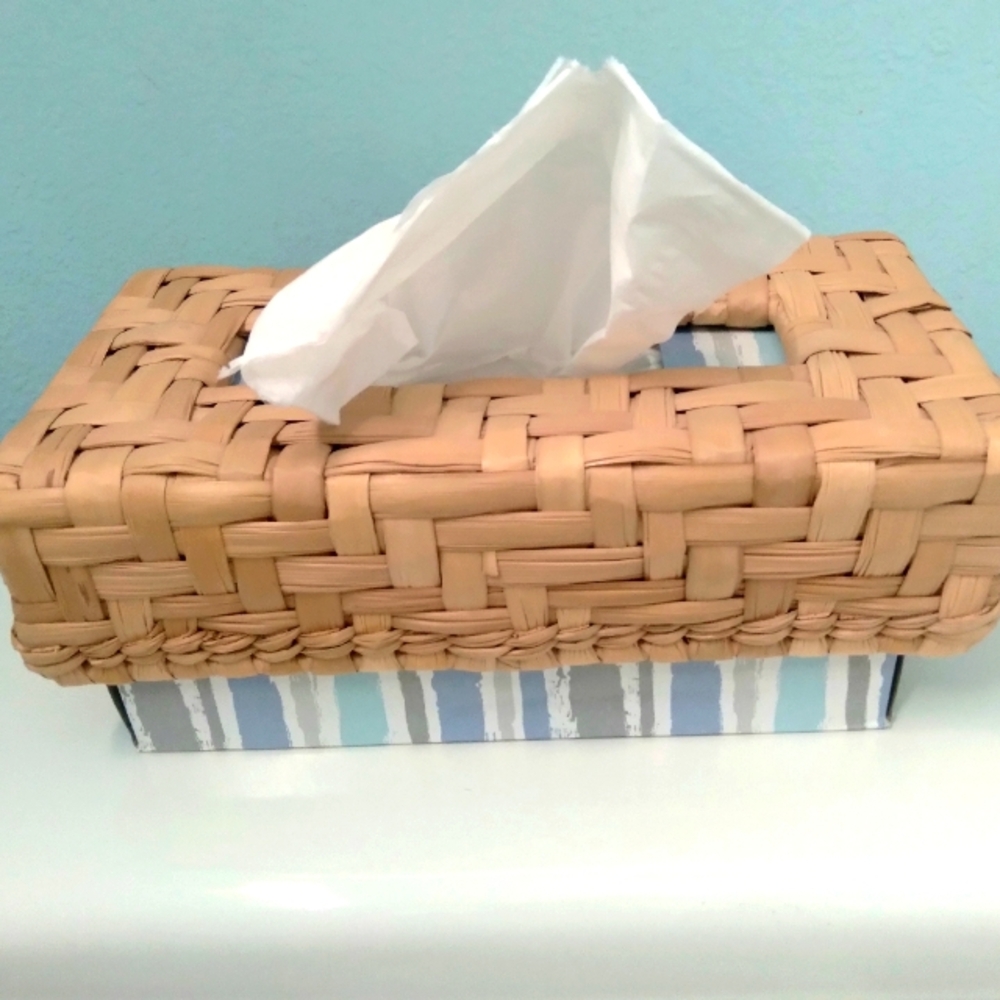 Vintage Tan Wicker Tissue Box Cover